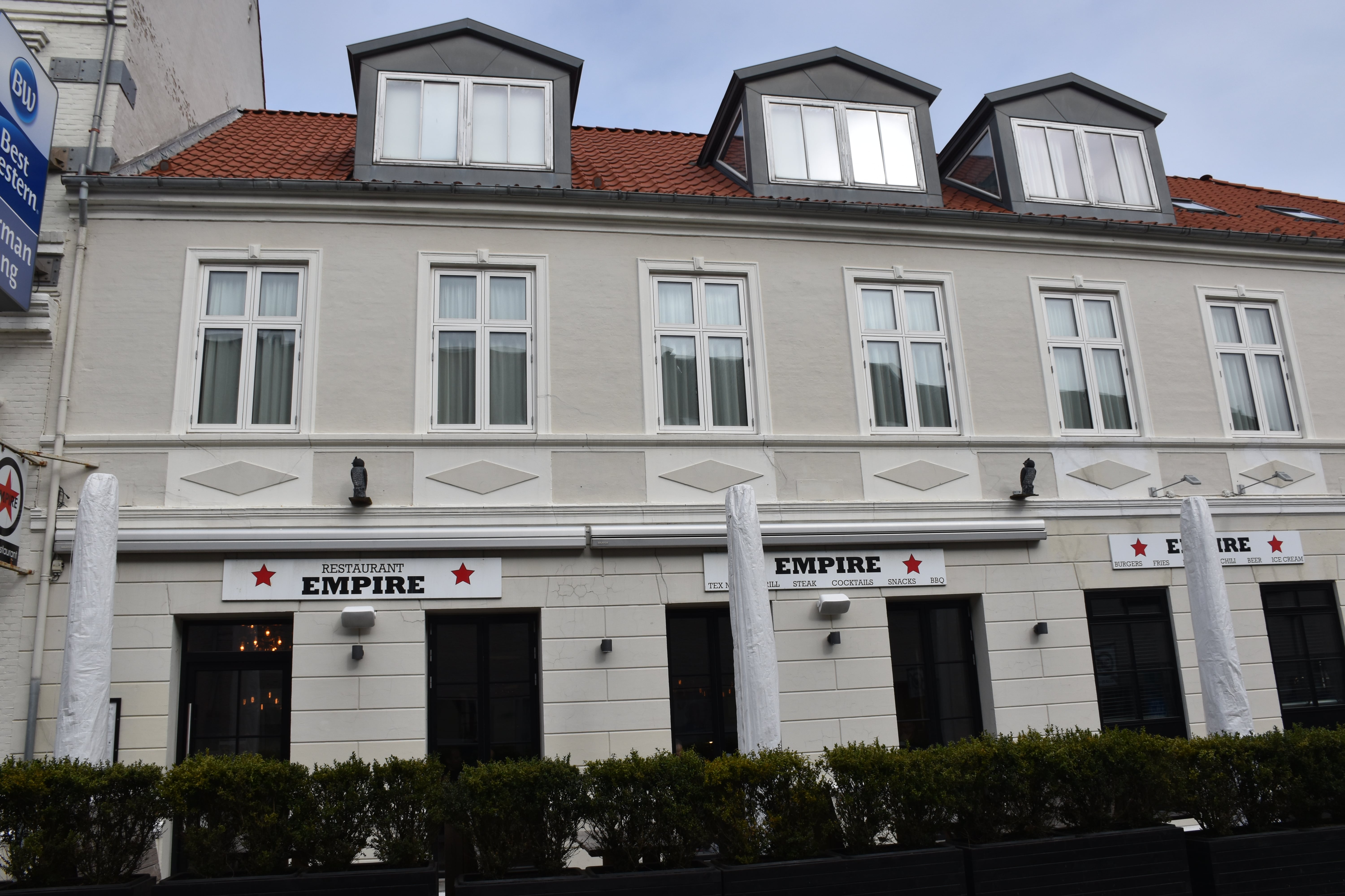 Hoffmans hotel ( Empire)